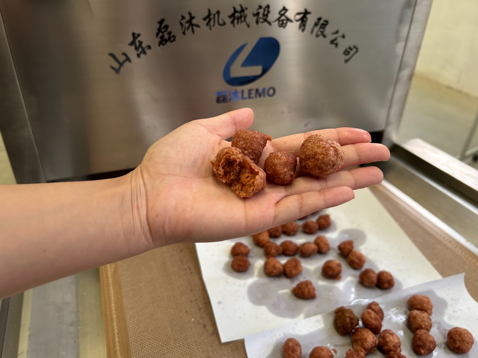 微波烘烤設備與傳統設備相比有哪些優勢