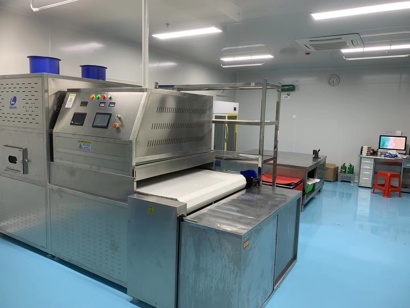 學生餐盒飯微波加熱隧道爐團餐微波復熱機