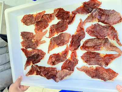 微波烘烤設備的應用為牛肉脆片的制作帶來了變化